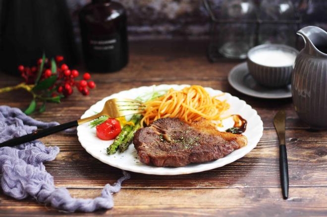 红酒黑胡椒牛排