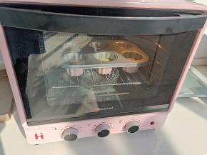 烤箱放一碗温水，打开发酵功能进行第二次发酵