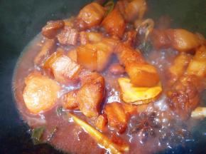 小火焖四十分钟，最后大火收汁。