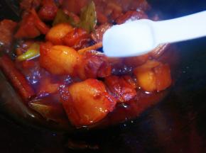 放适量盐调味。