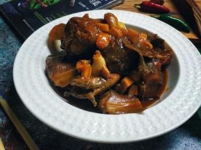 肉爽滑，味腴美，蛋白质丰富