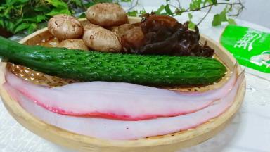 准备需要的食材。