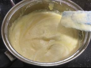 用翻版的手法搅拌均匀。