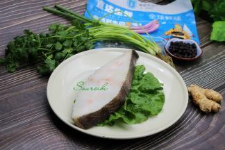 食材：比目鱼、豆豉、生姜、香葱、香菜、油、生抽。
