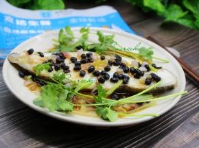 豆豉蒸比目鱼就可以出锅了，全家老少都爱吃。