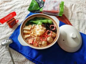 放上红萝卜花朵装饰一下。