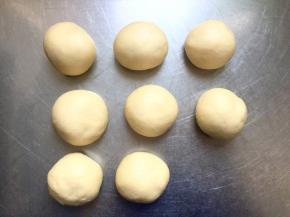 滚圆盖保鲜膜松弛30分钟