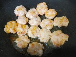 煎至两边微黄熟透