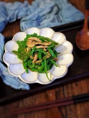 一道咸中微甜的独特味道的肉丝炒螺丝椒就做好了