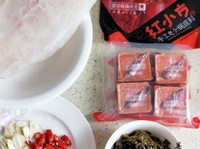 准备材料，龙利鱼稍微解冻清洗