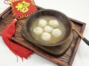 放入煮熟的汤圆即可