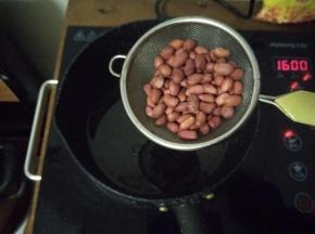 准备一点花生米。