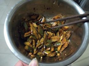 最后加入几滴香油，拌匀。