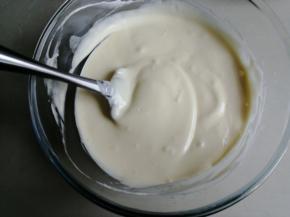 用同样的手法拌好，成细腻的蛋糕糊