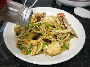 起锅，撒上胡椒粉