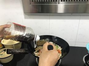 加入少许黄酒