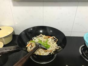 翻炒一会即可出锅