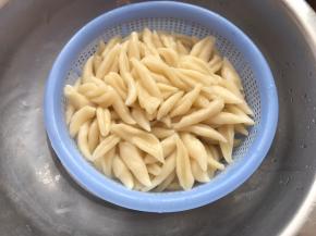 煮好的面疙瘩捞出备用