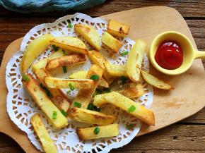 少油健康美味的家庭版炸薯条出炉了，好吃不怕胖哦