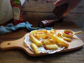 磨一点黑胡椒碎，味道更香