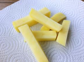 才用厨房纸吸干水分