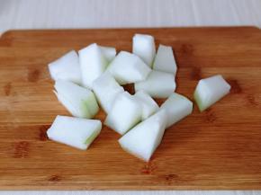 洗干净，再切小块。