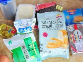 准备好所用到的主要食材。