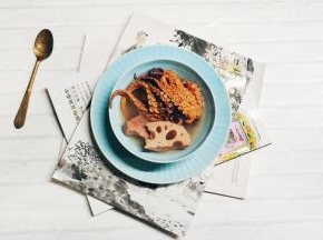 小主最爱的莲藕章鱼汤