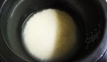 洗米煮饭