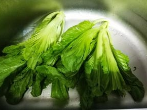 芥菜三棵洗干净