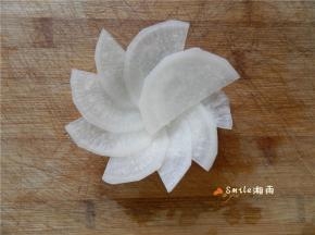 围成一圈成花朵样。