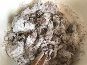 把所有食材放入容器拌匀