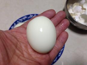 看看用这个小窍门剥的鸡蛋是不是油光水滑的