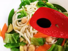 加老抽，给乌冬面调一下色