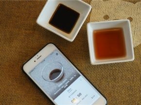 然后就等着入料，我这里是配了一点生抽提鲜，再备了一点料酒调味。