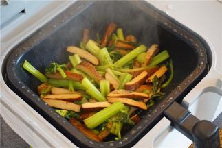 菜色菜相都还是很不错得哦，也是满满烟火味。