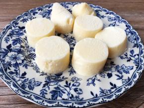 豆腐裹一层薄薄的淀粉