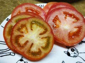 番茄洗干净切片