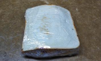 用保鲜膜包实好