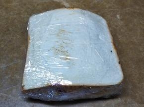 用保鲜膜包实好