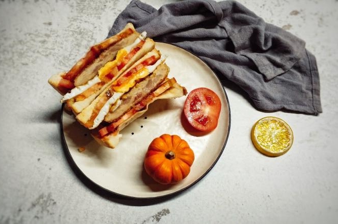 藤椒鸡扒三文治