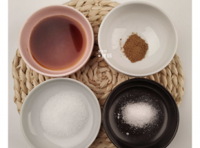 从饭来app上找到五香毛豆的菜谱，进去点击开始做菜；