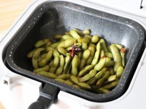 烹饪完成会有提示音提醒，app上也会有提示信息，开锅装盘即可享用；