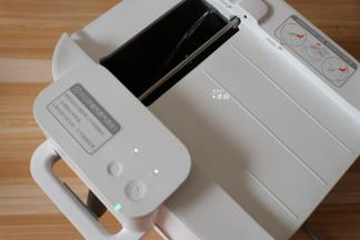 翻炒一段时间后烹饪机会自动加入适量水一起烹煮；