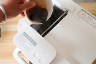 再根据提示放入调好的调味汁；