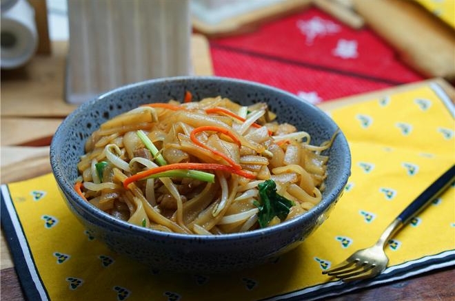 豆芽肉丁炒米面