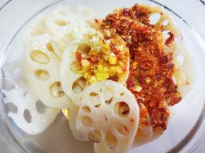 烧热油浇在上面。