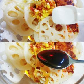 放盐，醋，香油，生抽调味。