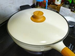 盖上盖子焖2分钟