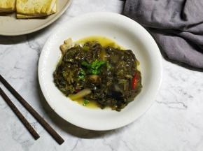 酸菜、鱼块一起入口